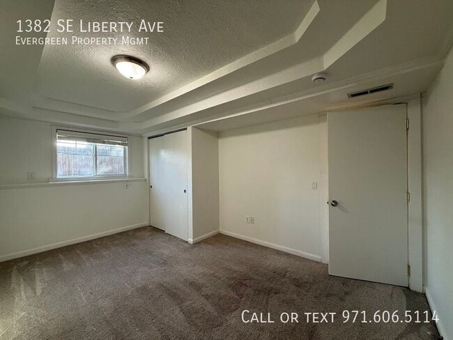 Building Photo - 1382 SE Liberty Ave
