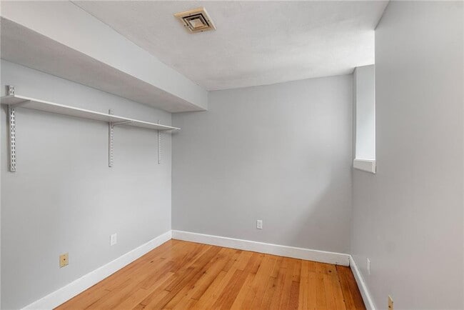 Building Photo - 71 Benefit St