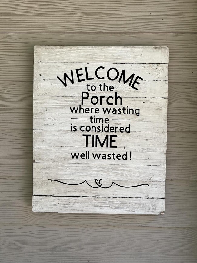 Building Photo - 251 Landwood Ln