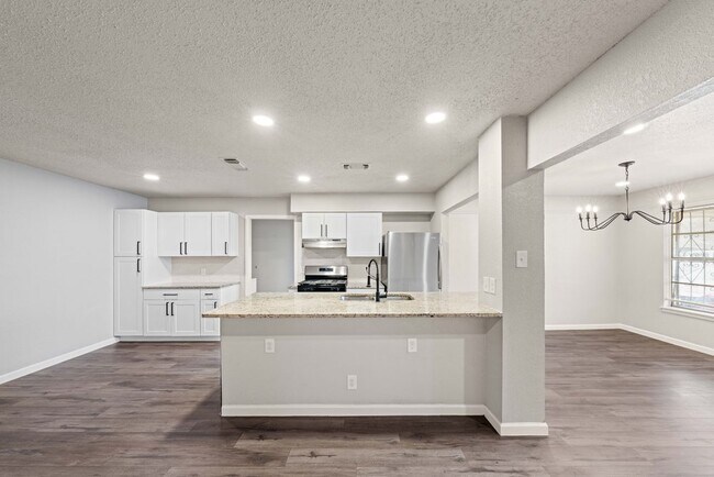 Building Photo - 4402 Seabreeze Dr