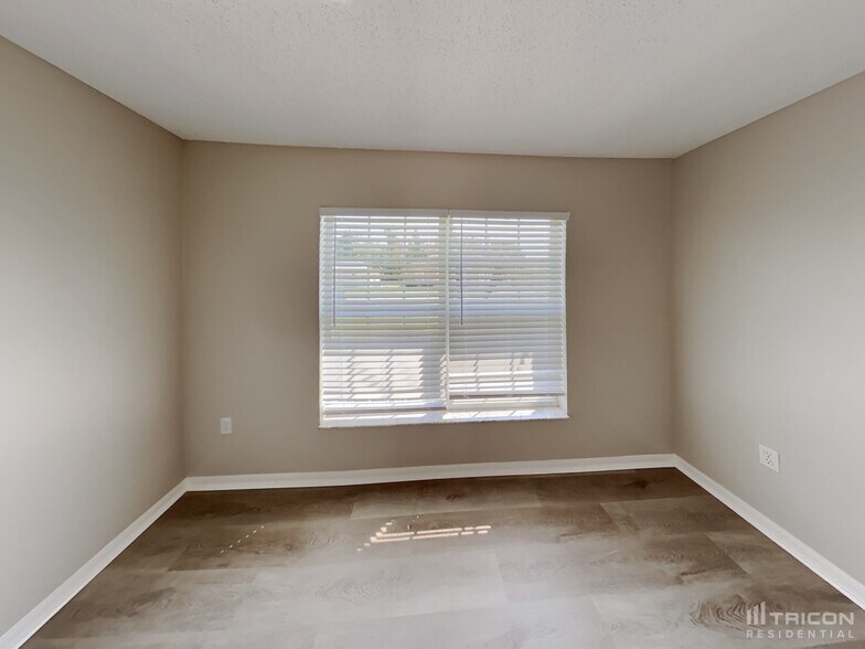Building Photo - 820 Mountbatten Ln