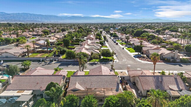 Building Photo - 44295 Las Vistas Dr