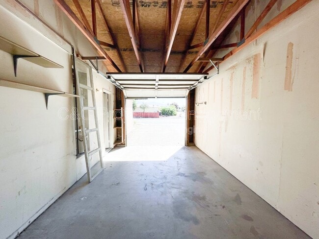 Building Photo - 515 San Clemente St