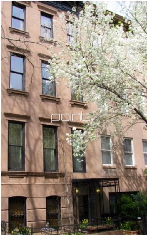 Building Photo - OVERSIZE 1 BEDROOM PRIME WEST VILLAGE CHAR...