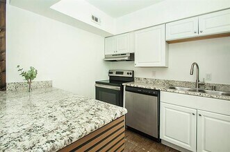 Building Photo - 4664 Matilda St