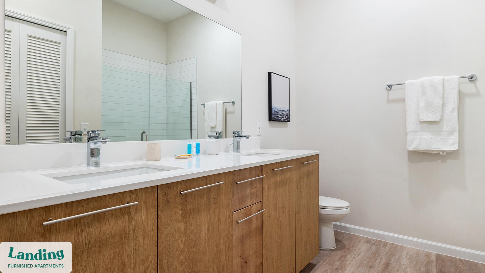 Building Photo - 5256 International Dr