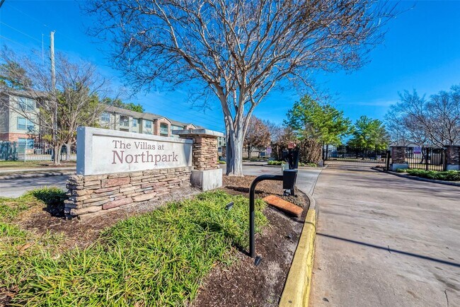 Building Photo - 14330 Fairbuff Ln
