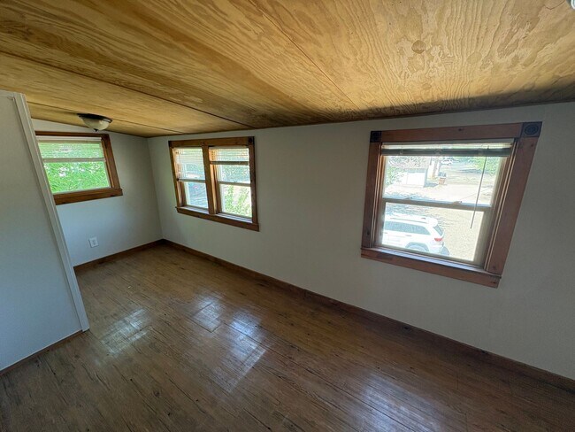 Building Photo - Private Suites in a Beautiful Shared Home Near UNC & Coffee Shops