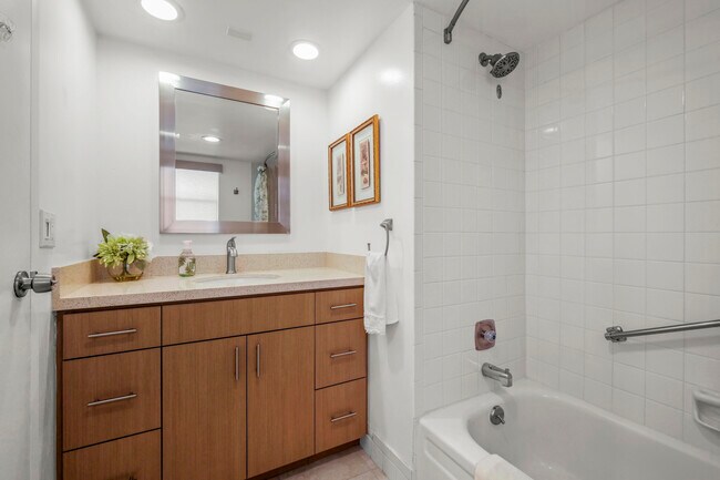 Building Photo - 3871 Via Poinciana