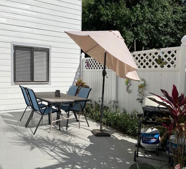 Building Photo - 7695 Tamara Lee Ct