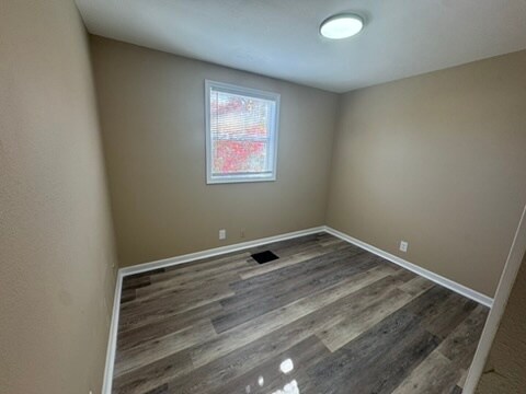 Building Photo - 907 Dover Dr