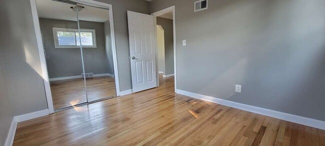 Building Photo - 17284 Ivanhoe St