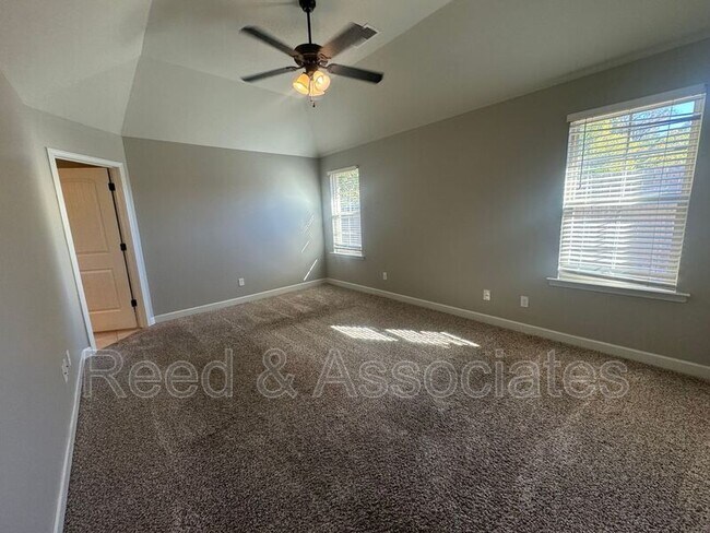 Building Photo - 1369 Switzer Dr