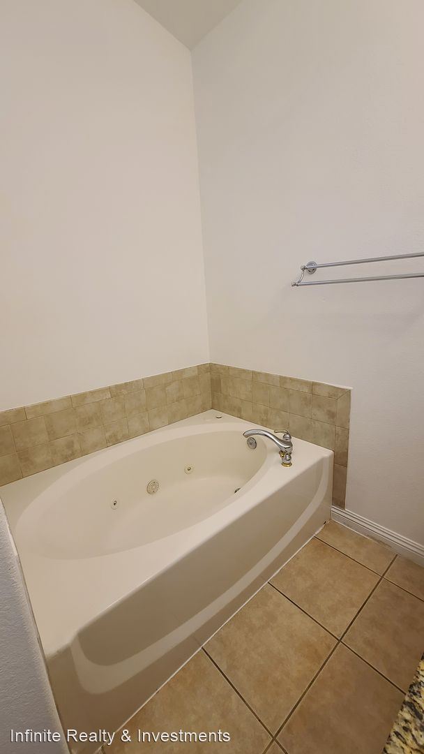 Building Photo - 4 br, 2 bath House - 5243 Rambling Road