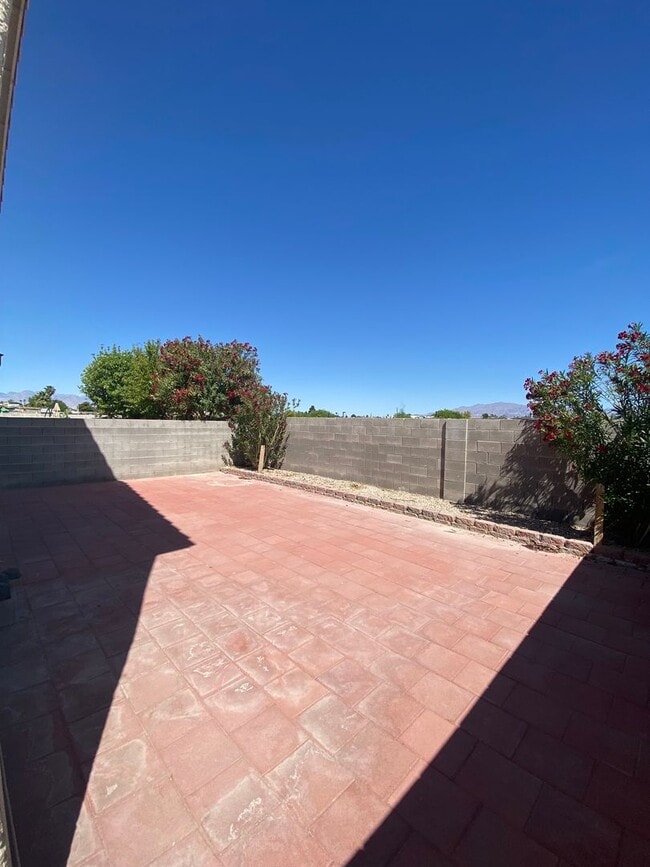 Building Photo - AMERICANA Property Mgmt - Remodeled 2 story 3 beds house in Desert Pines