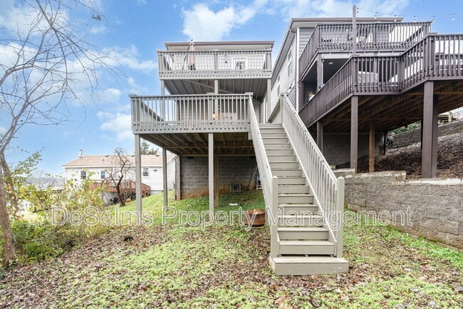 Building Photo - 4423A Providence Heights
