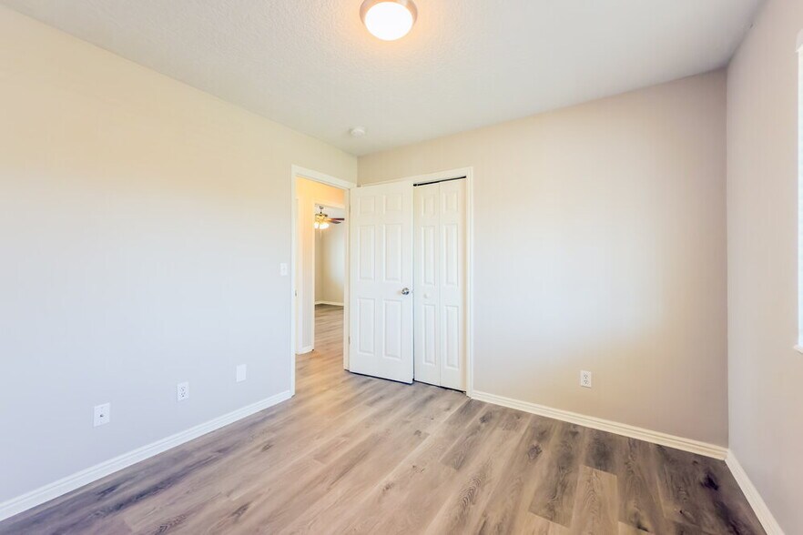 Building Photo - 1847 N 725 W