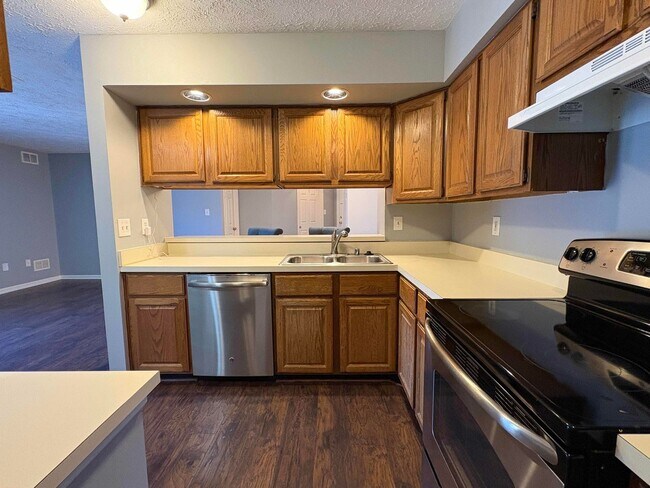 Building Photo - Great 2 Bedroom 2 Bath in Germantown