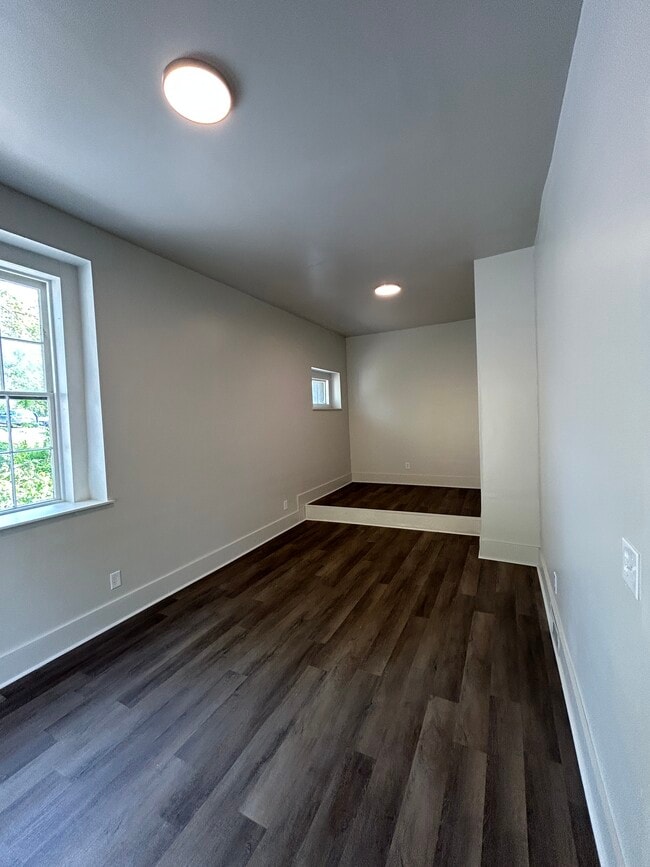 Building Photo - 1521 Adamsville Rd