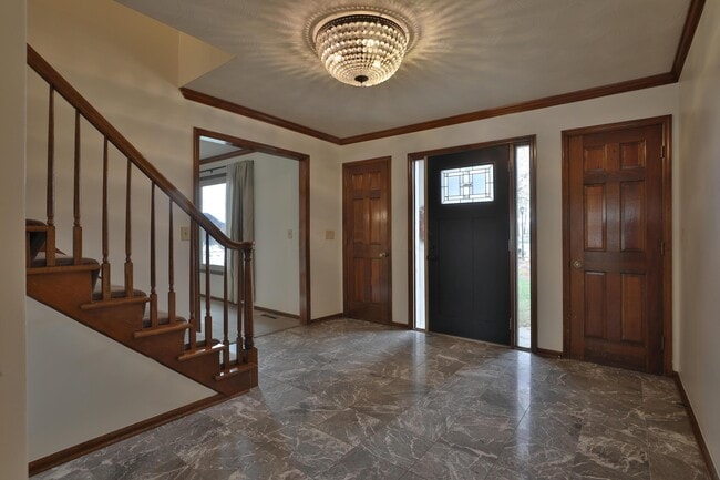 Building Photo - 453 Buckhorn Ct