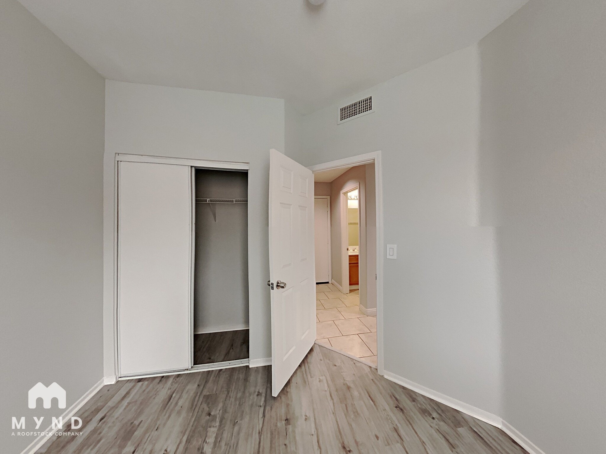Building Photo - 245 Farlin Cir