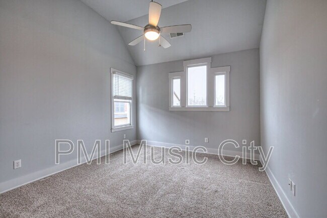 Building Photo - 1537B Battlefield Dr