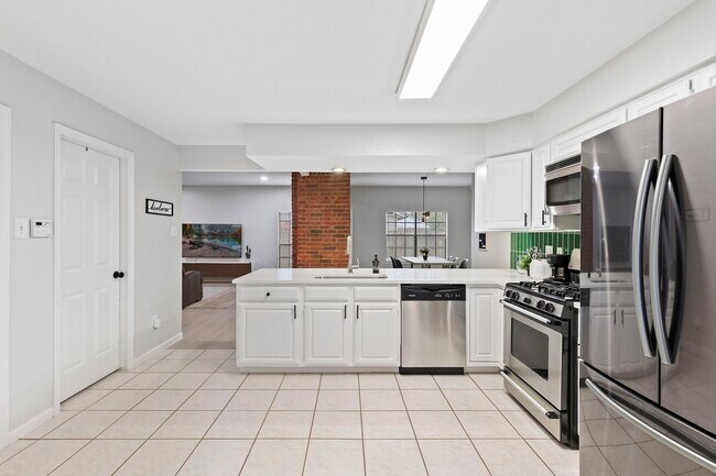 Building Photo - 91 N Pathfinders Cir