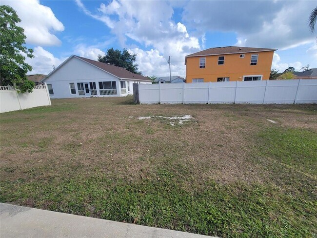 Building Photo - 319 Alegriano Ct