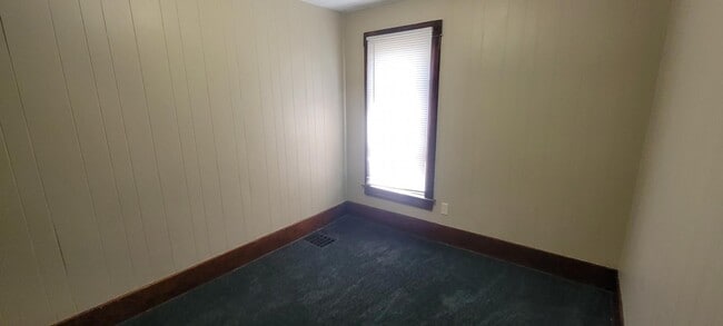 Building Photo - 218 E National St