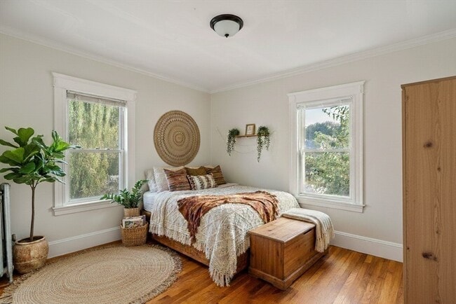 Building Photo - 193 Florence St