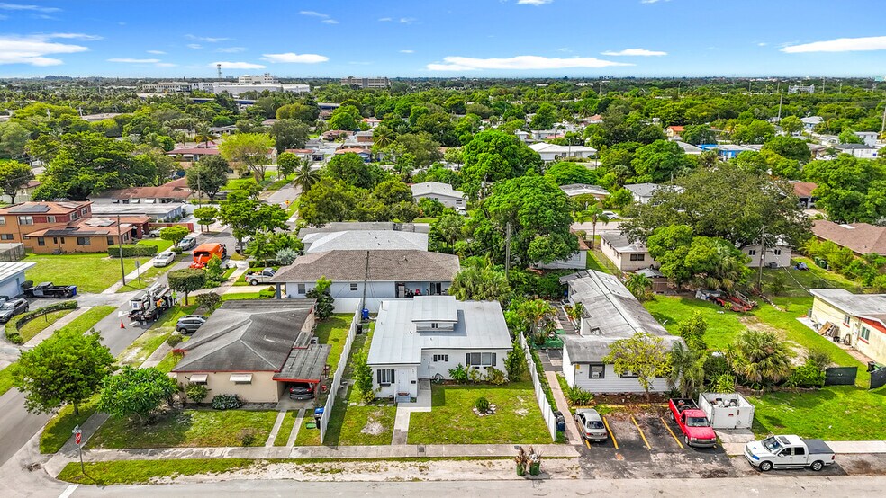 Building Photo - 401 NW 16th Ave