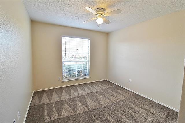 Building Photo - 948 Applewood Dr