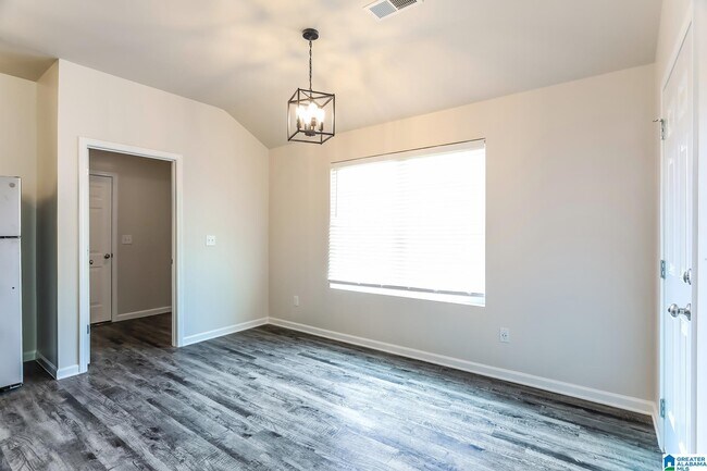 Building Photo - 281 Hillcrest Dr