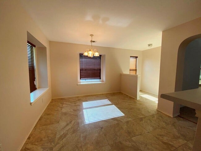 Building Photo - 145 Strawn