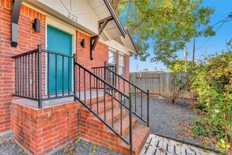 Building Photo - 222 Moody St