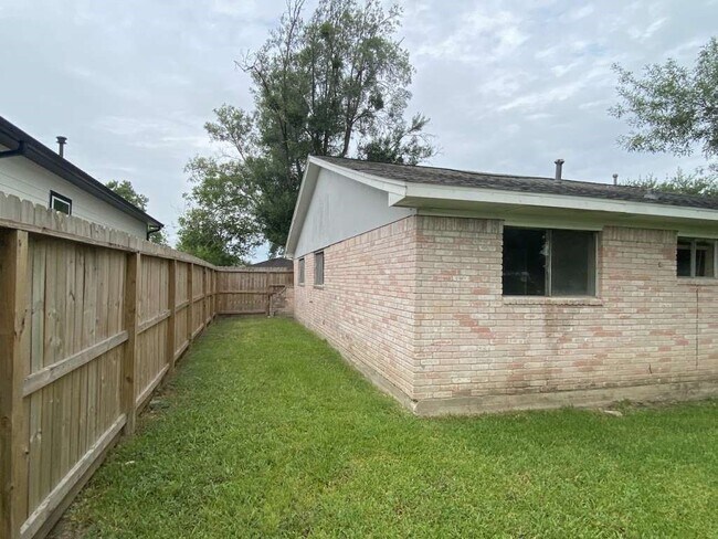 Building Photo - 11503 Bay Cedar Dr