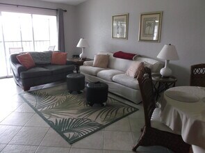 Building Photo - 449 Royal Poinciana
