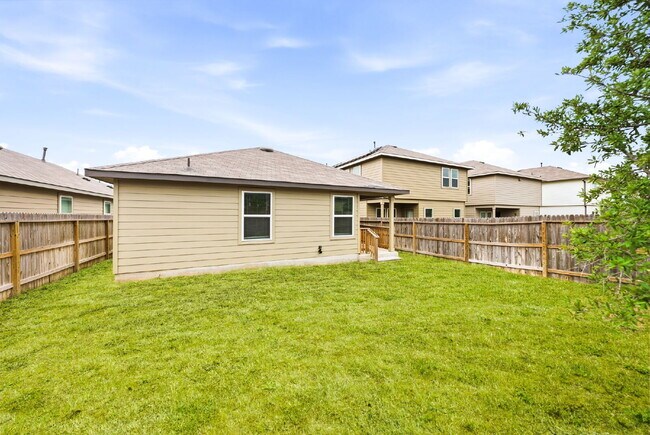 Building Photo - Charming 3-Bed 2 Bath Oasis with Amazing Amenities