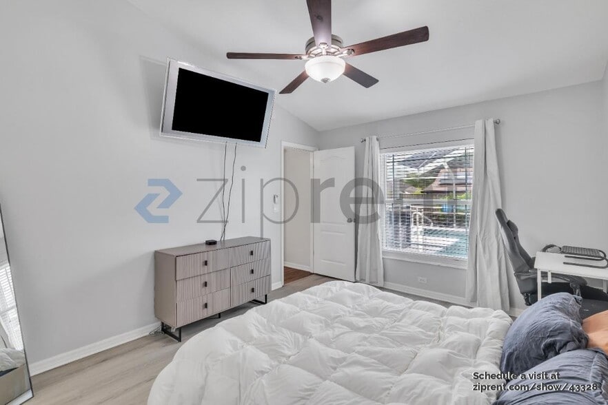 Building Photo - 1038 Malletwood Dr