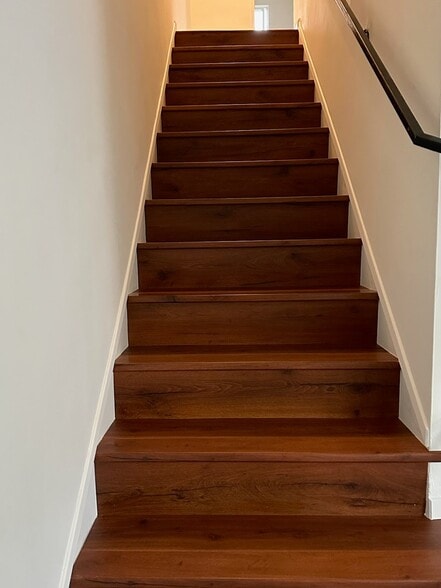 Staircase - 2409 Harriman Ln