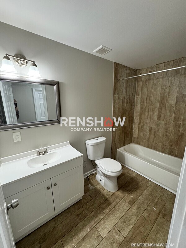 Building Photo - 3017 Chelsea Ave