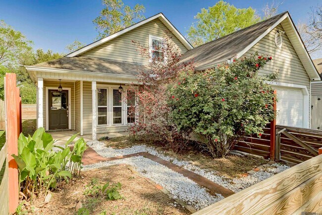 Building Photo - 9221 Fox Run Ave