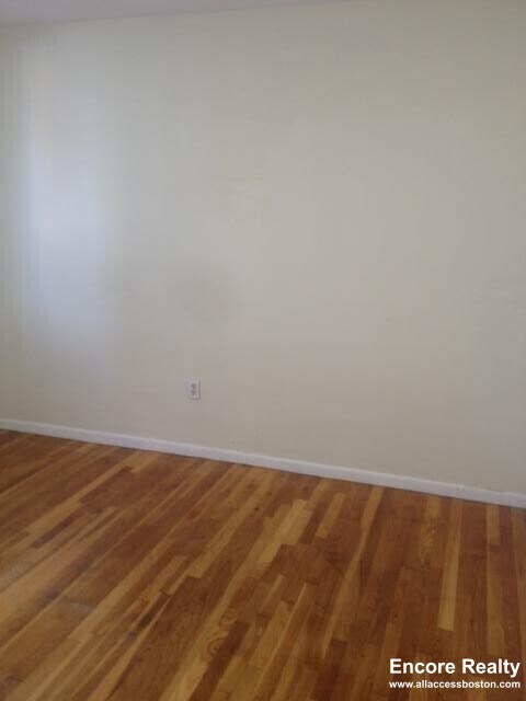 Building Photo - 8 Kittredge St