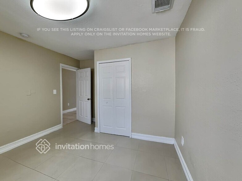 Building Photo - 1747 SW 136th Pl