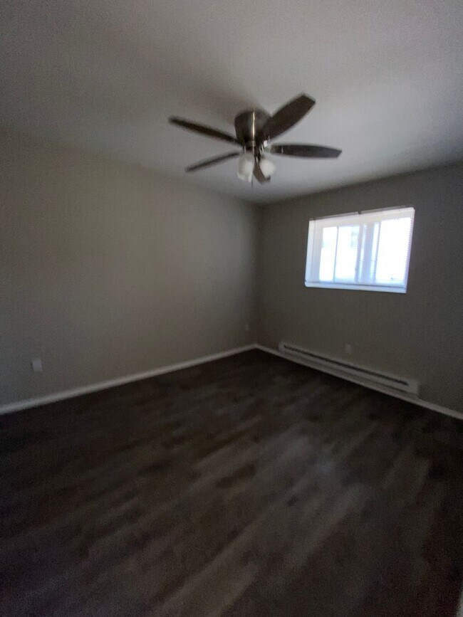 Building Photo - Newly Renovated All Electric 1 Bedroom in ...