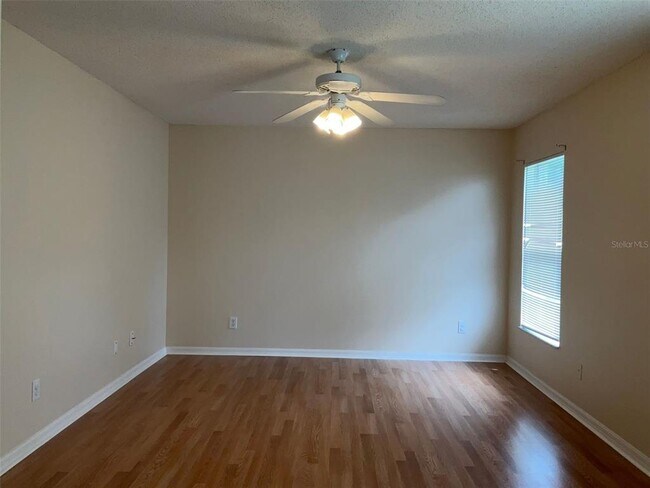 Building Photo - 1392 Willow Wind Dr