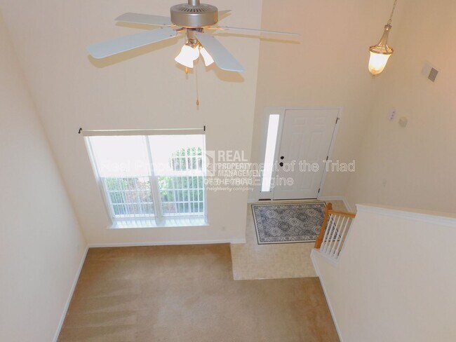 Building Photo - 1017 Hawick Dr