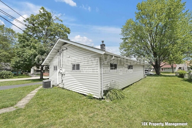 Building Photo - 3985 Ural Ave