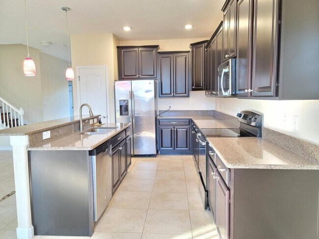 Building Photo - 15030 Evergreen Oak Loop