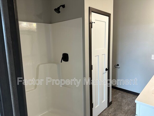Building Photo - 605 Prairie Rose Trl